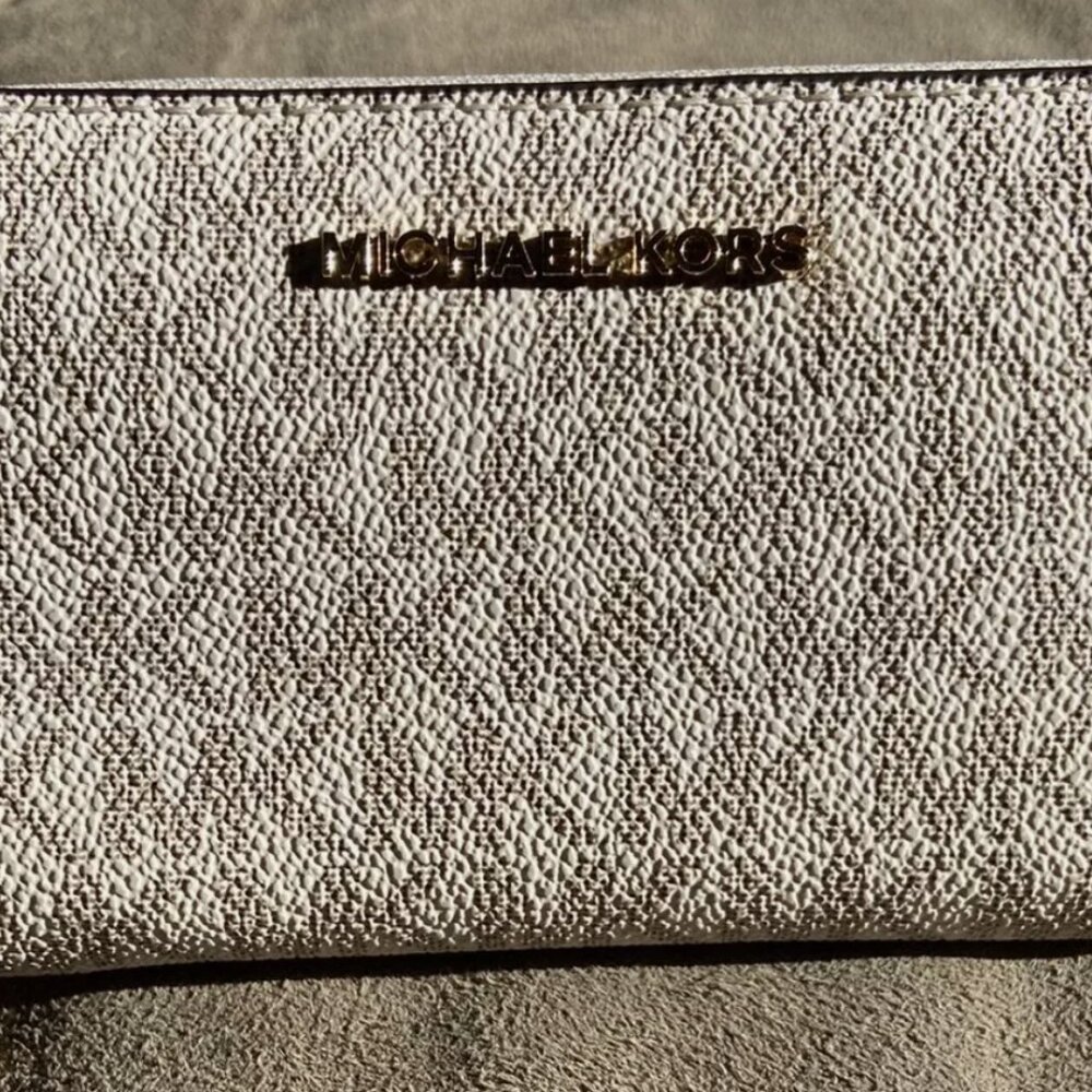 Michael Kors Jet Set Travel Double Zip Wristlet - Vanilla - Picture 2 of 7